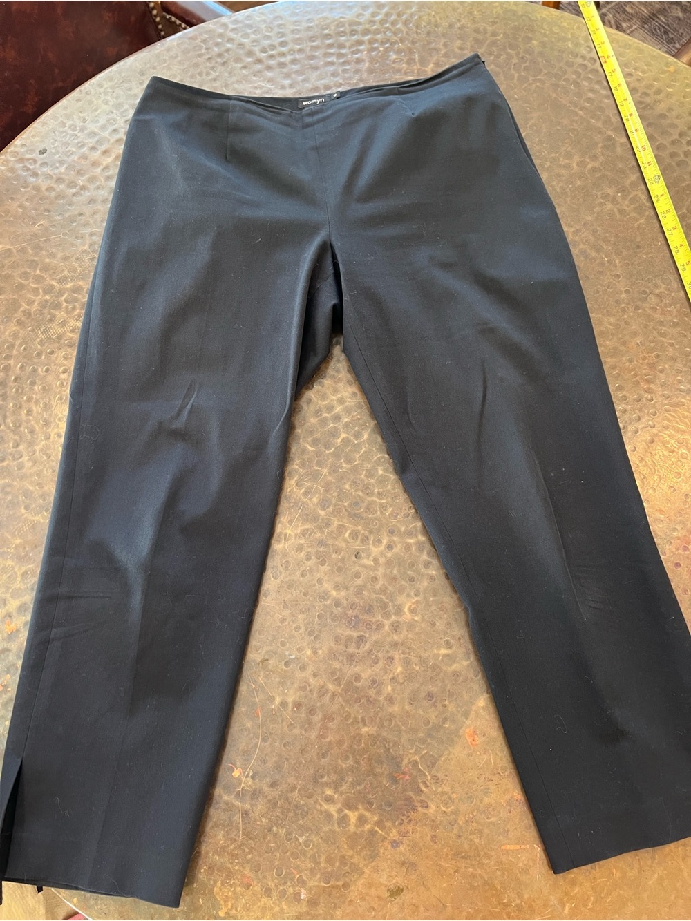 Womyn Black Cropped Straight-Leg Dress Pants